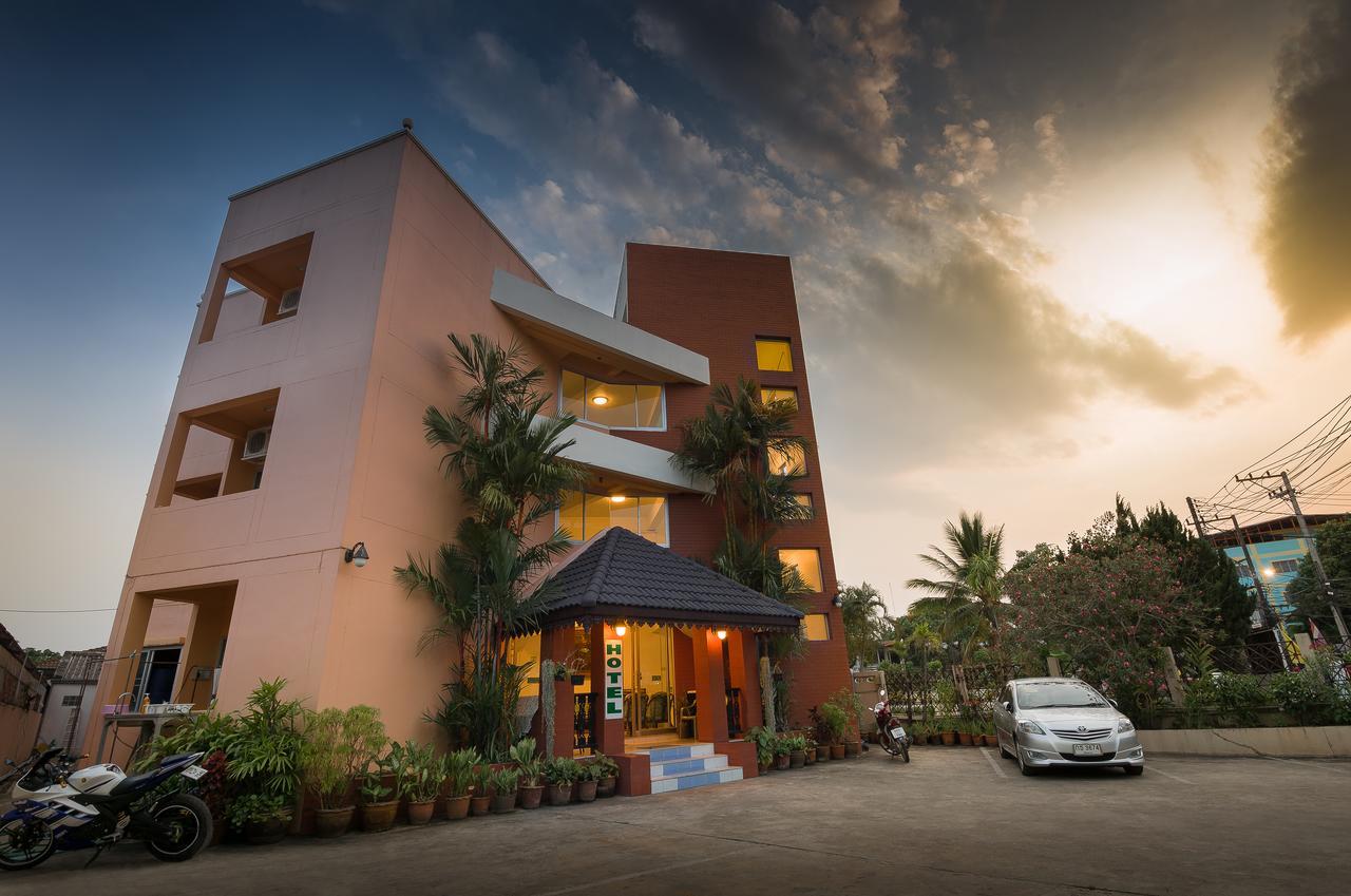 Baansilp Hotel Chiang Rai Buitenkant foto